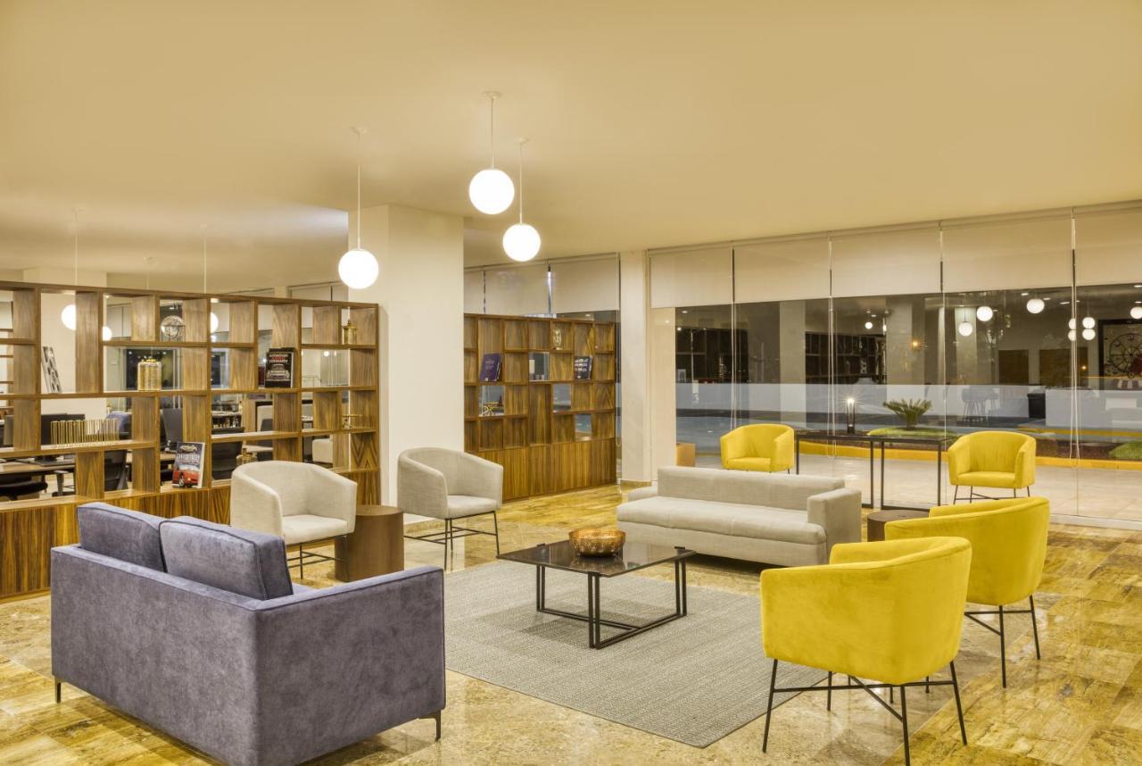 Fiesta Inn Guadalajara Periferico Poniente サポパン エクステリア 写真