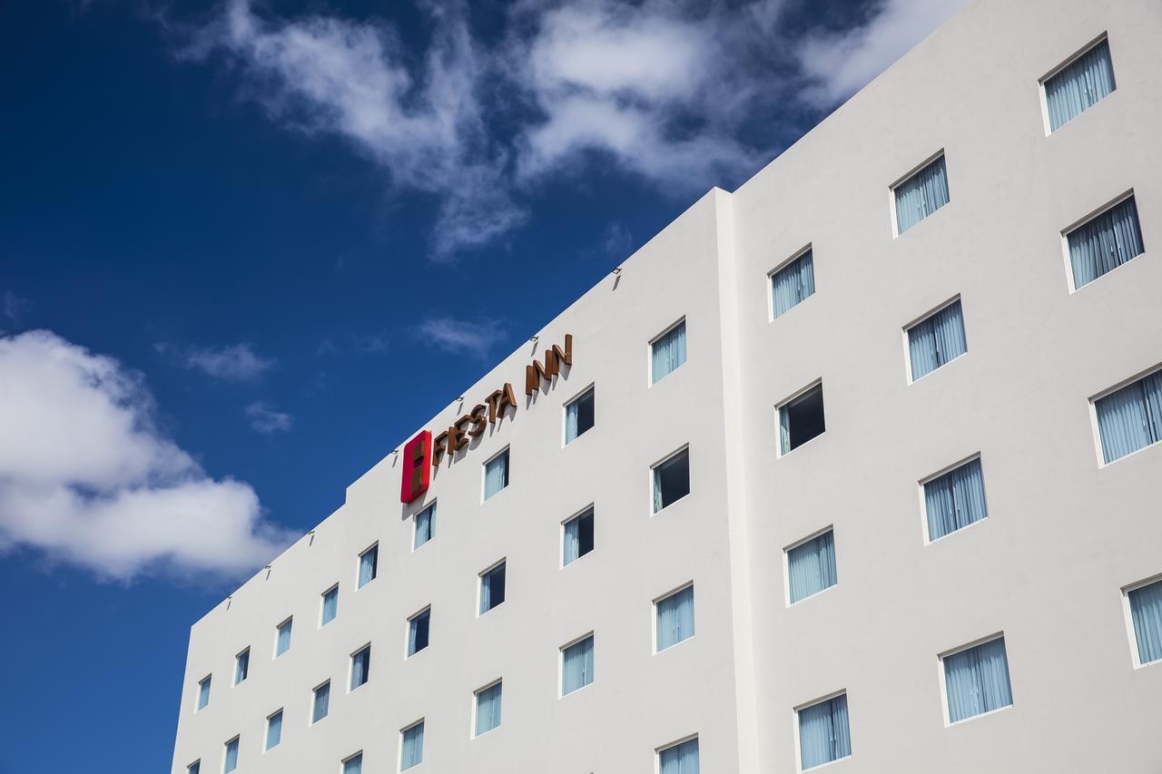 Fiesta Inn Guadalajara Periferico Poniente エクステリア 写真