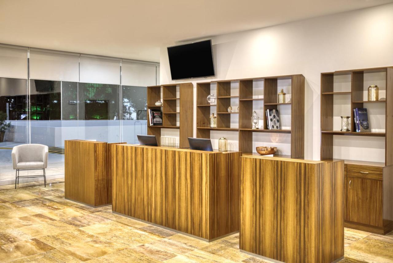 Fiesta Inn Guadalajara Periferico Poniente サポパン エクステリア 写真