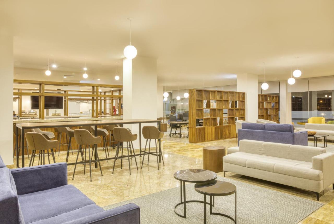 Fiesta Inn Guadalajara Periferico Poniente サポパン エクステリア 写真